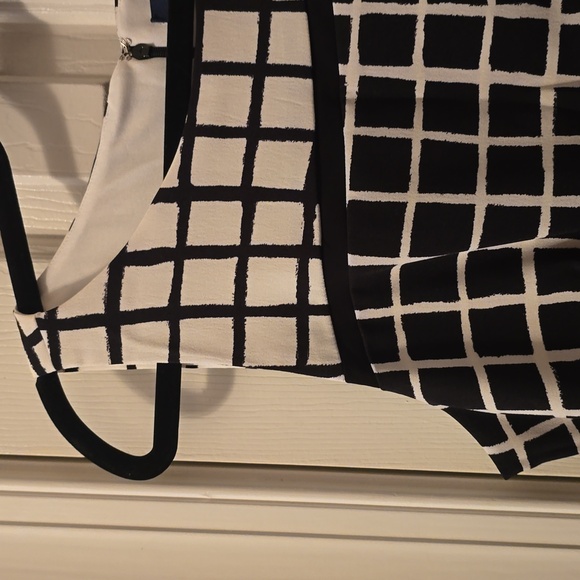 CHAPS BRAND WOMEN'S BLACK & WHITE SLEEVELESS SYMMETRICAL DRESS SIZE 14 - Picture 8 of 16